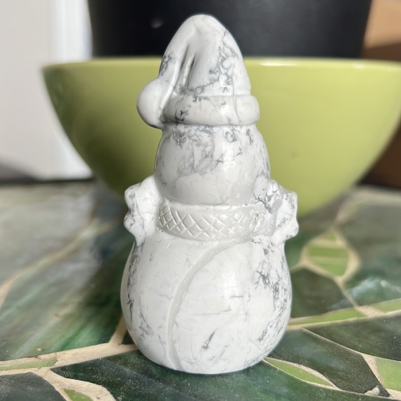 Howlite Snowman - Picture 2 of 3